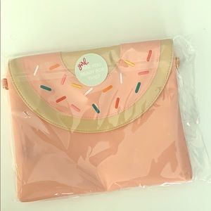 Studio DIY Donut Clutch
